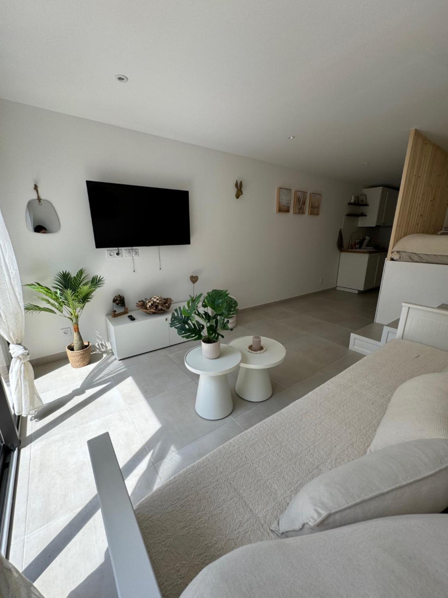 Chez Timmaflo Apartment เฟรฌูส ภายนอก รูปภาพ