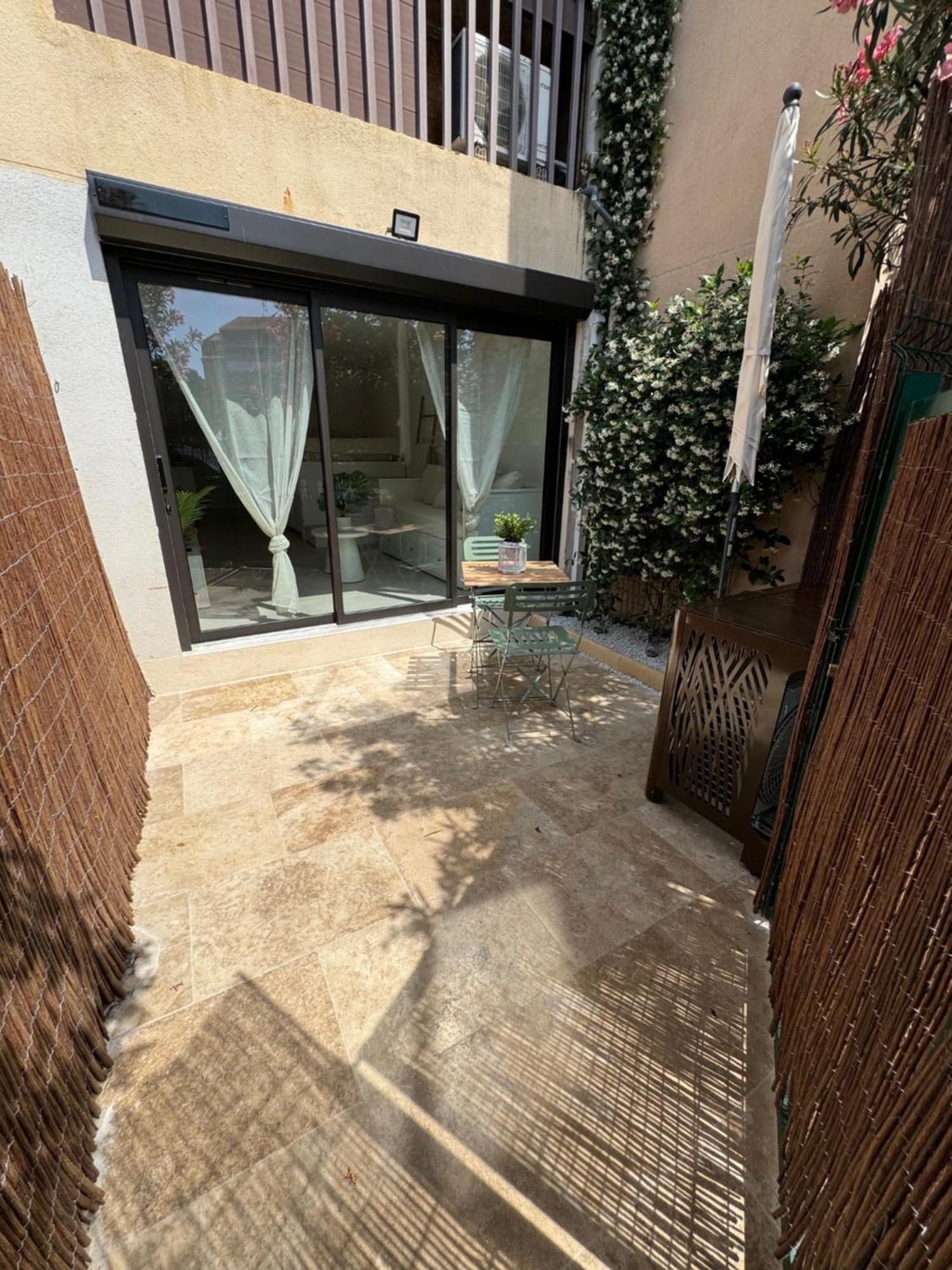 Chez Timmaflo Apartment เฟรฌูส ภายนอก รูปภาพ